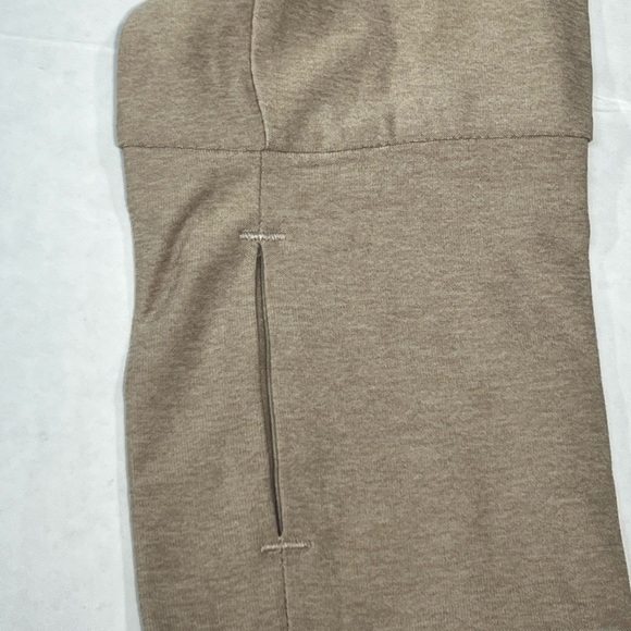 Old Navy Cloud94 Long Sleeve Active Wear Ecru Womens size Medium - Picture 9 of 10